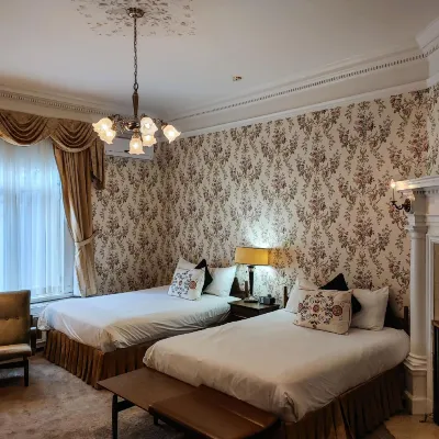Le Chateau de Pierre Hotels near Palais Montcalm