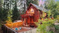 Outdoor Dining, Backyard & Trails Nearby Cedar Hollow Retreat by Avantstay