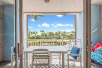 The Salty Dog on 30a: Modern Updates, 1 Minute to the Beach! - parking