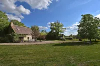 Holiday Home in le Chatelet with Pool - Boutique