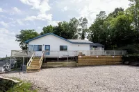 Hampton House • w/Hot Tub • Sleeps 16 • Luxury Beach Escape