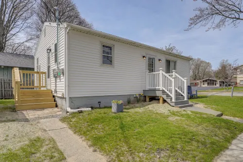 Ludington Vacation Rental - Walk to Lake Michigan! - 3 stjerner