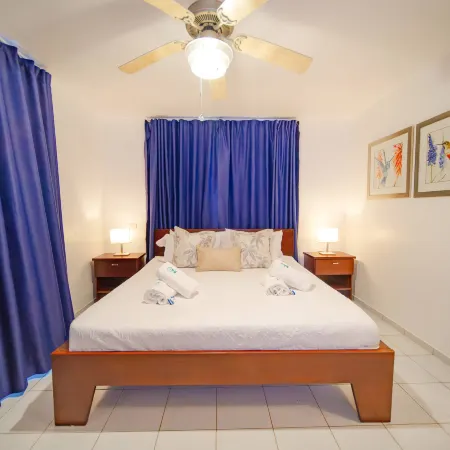 COZY 7BR Villa  BIG POOL  Close to beach!