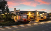 Bay Breeze Inn - parking