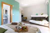Club del Sole Stork Family Collection