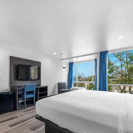 Motel 6 Oceanside, CA – Marina / Camp Pendleton