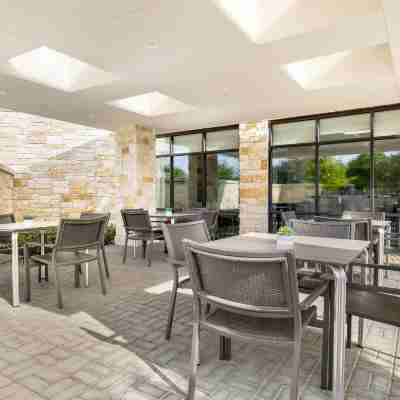 Home2 Suites by Hilton Dallas Addison Dining/Meeting Rooms
