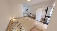 Cozy and practical studio in Šćavonija - 3 stjerner
