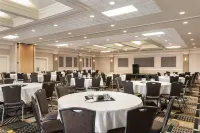 Grand Hotel & Conference Centre Calgary Airport, an Ascend Collection Hotel