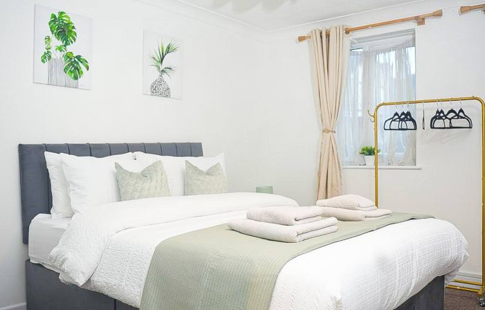 Sleeps 4, Great for Groups, Free Parking Kent