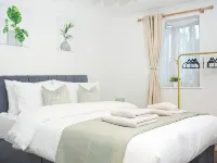 Sleeps 4, Great for Groups, Free Parking Kent Hotels in Gillingham