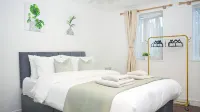 Sleeps 4, Great for Groups, Free Parking Kent