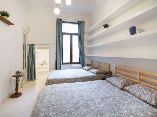 2 Bedroom Apartment in National Street Residence