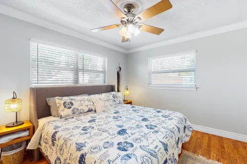 2403 Auburn Dr - 3-Star