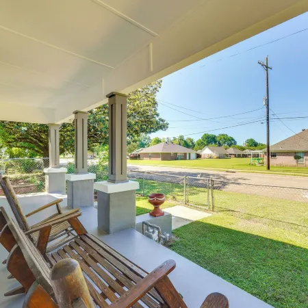 Quiet Home, Near I-49, Downtown, and 2 Hospitals