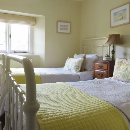 Beautifully Restored 2 Bedroom, Pet Friendly Cottage, Ideal for Exploring Exmoor