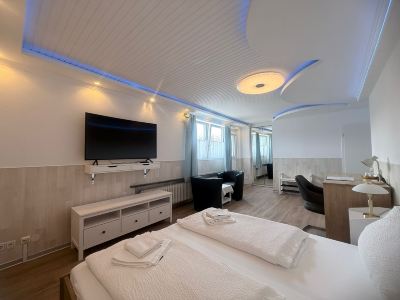 Hotel Kenny & Henry
