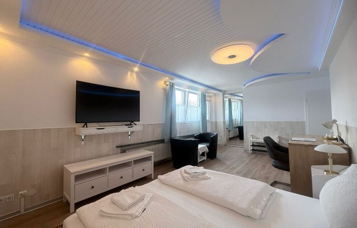 Hotel Kenny & Henry