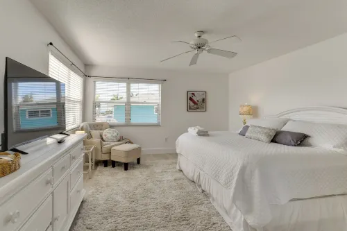 Covered Deck & Bay Views: Bradenton Beach Abode! - Beach