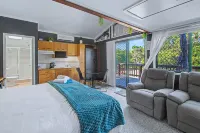 Boat Harbour Studio Apartments and Villas - balcony