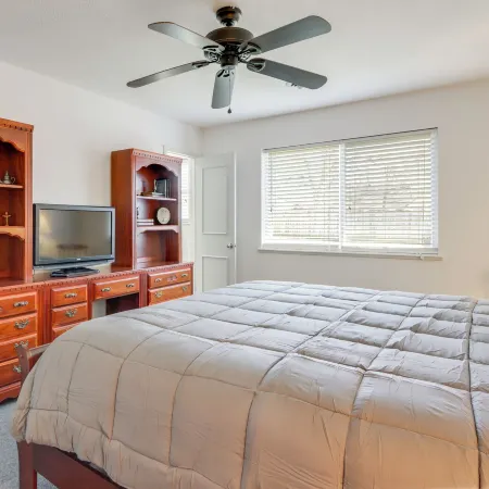 Near Trails & Dtwn Springdale! Dog-friendly Home