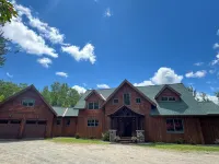 Sleeps 20! Minutes to Main St & Lakes HotTub PoolTable Pingpong FirePit AC - 4-Star