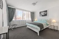 Amazing Astor ~ 2Bed, 2Bath, 1Car, Pool! - 3-Sterne