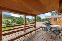 Black Hills Trailside Park Resort - Homestays