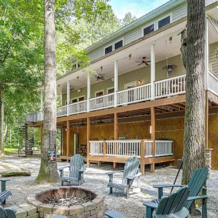 Riverfront Lake Lure Lodge w/ Fire Pit & Hot Tub!