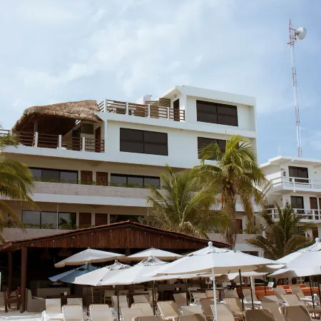 Cuxos Hotel Beachfront