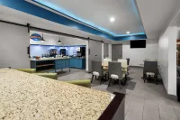 Baymont Inn & Suites by Wyndham Morrow/Atlanta I-75 South - Parking