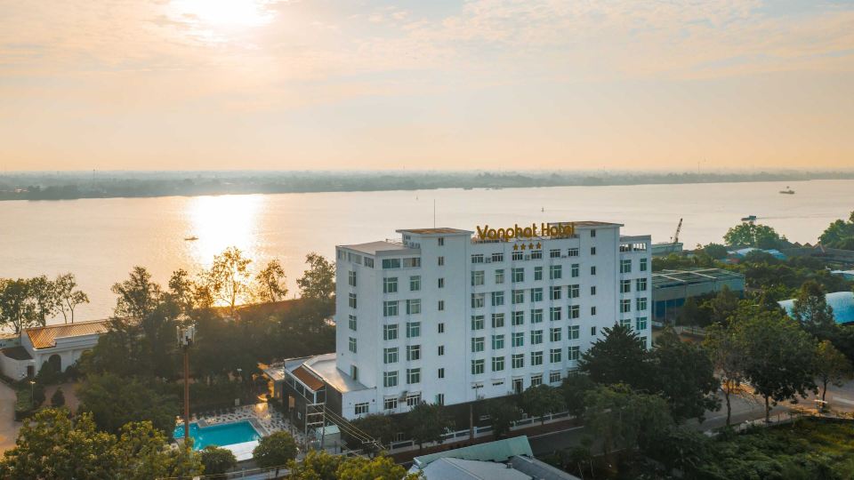 Van Phat Riverside Hotel