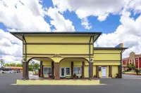 Quality Inn Waycross - parking