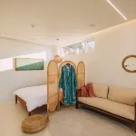 On the Sunset Mansion - Pensions