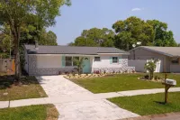 Heated Pool Close to St Pete Tampa Pet Friendly - Wifi