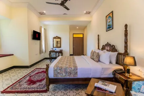 Aryavarta A Boutique Resort - مسبح غير متناهي