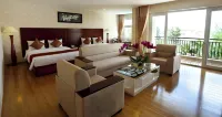 New Palace Hotel - parking