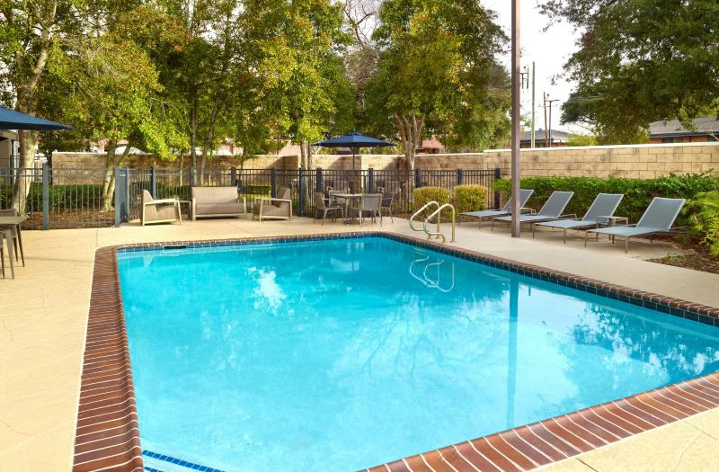 Courtyard New Orleans Metairie photo 2