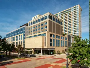 Canopy by Hilton Dallas - Uptown