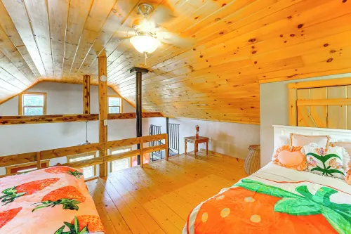Ozarks Escape! Farmhouse w/ Fire Pit + Trails - Homestays