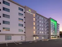 Element Savannah Midtown Hotels near Memorial Stadium