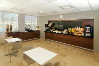 新拉萊多萬豪城市快捷酒店 - 早餐