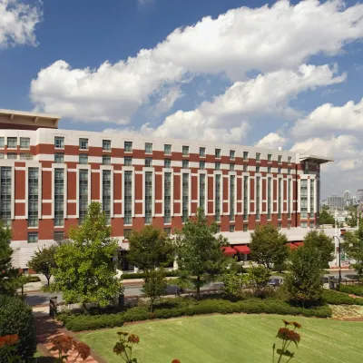 Embassy Suites by Hilton Atlanta at Centennial Olympic Park Các khách sạn gần Công viên Centennial Olympic