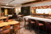 Courtyard Indianapolis Downtown - Quầy Bar