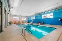 Aloft Newport on the Levee - Pools