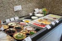 Savoy Central Hotel Apartments - breakfast