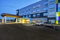 Tru by Hilton Fort Wayne North - parking