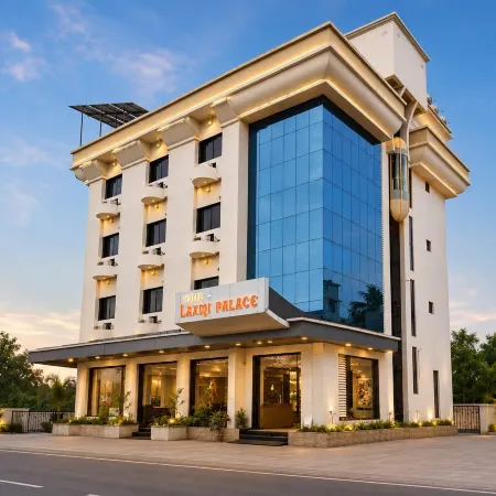 Hotel Laxmibai Palace- Only 300 Miter from Sai Baba Temple!!!!
