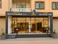 White Pyramids Inn - Gasthöfe