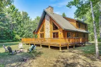 Ski, Hike & Explore! Spacious Conway Cabin w/ Deck - Wifi